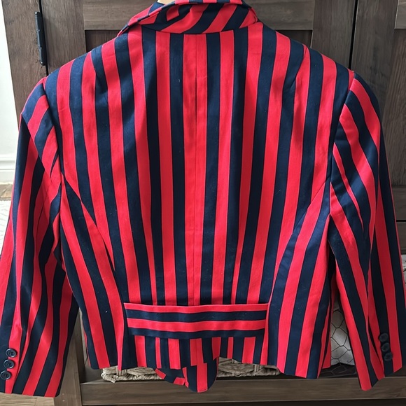 Blazer - Picture 3 of 3